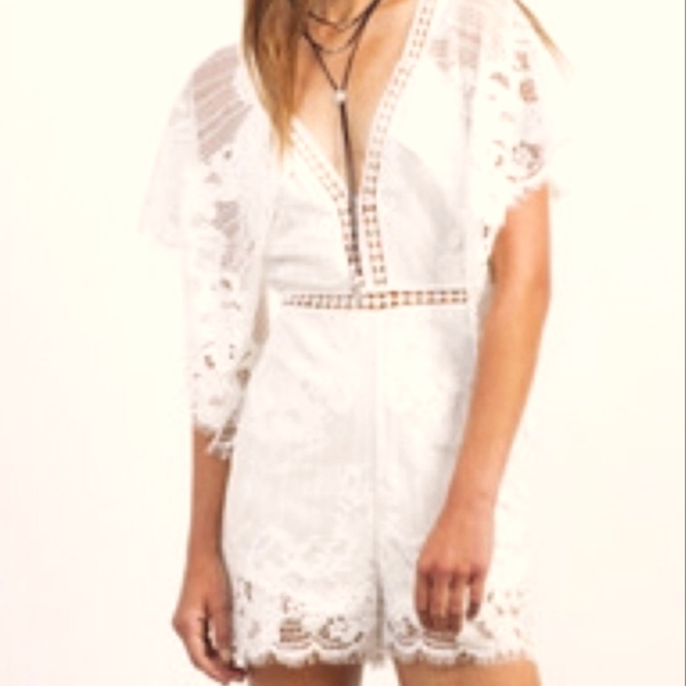 Lace Romper size small Signature8